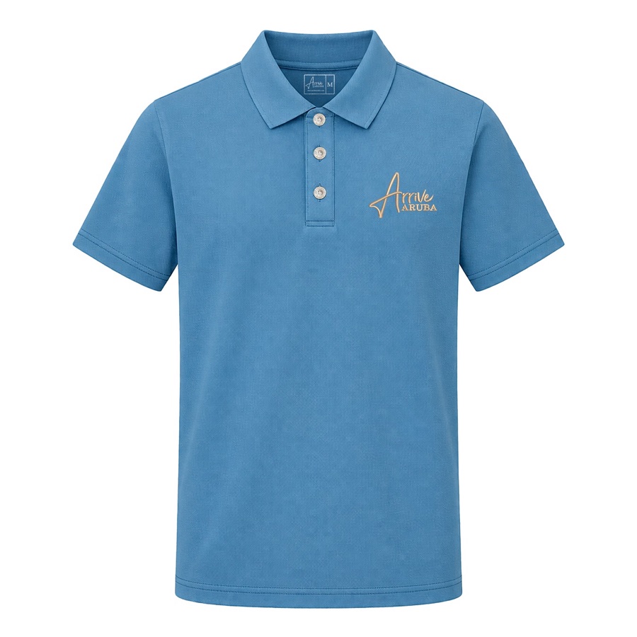 Polo azul de manga corta en piqué, vista frontal con el logotipo bordado en el pecho.